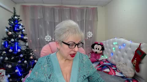 kaylesmoll online show from January 2025 07:45:01 PM