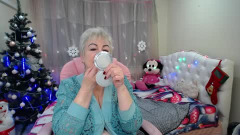kaylesmoll online show from January 2025 10:24:01 PM