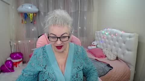 kaylesmoll online show from January 2025 11:17:02 PM