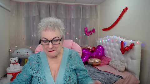 kaylesmoll online show from February 2025 12:51:01 AM