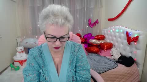 kaylesmoll online show from February 2025 07:16:02 PM