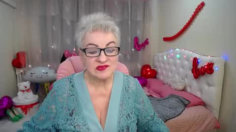 kaylesmoll online show from February 2025 09:22:01 PM