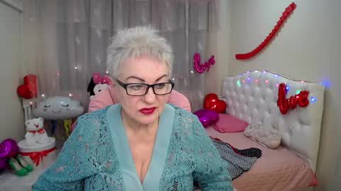 kaylesmoll online show from February 2025 03:29:01 AM