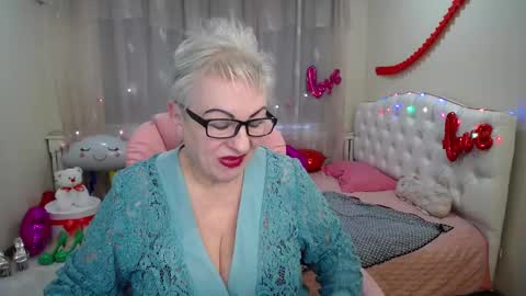 kaylesmoll online show from February 2025 05:55:01 AM