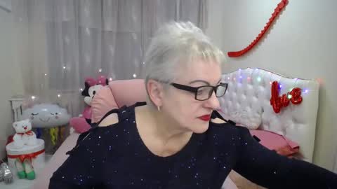 kaylesmoll online show from March 2025 07:17:01 PM