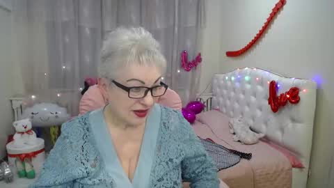 kaylesmoll online show from March 2025 11:33:01 PM