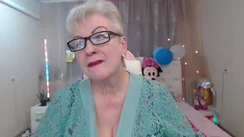 kaylesmoll online show from October 2025 06:48:01 PM