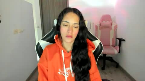 kaylie online show from October 2025 11:07:01 AM