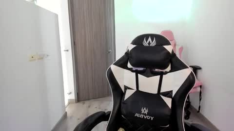 kaylie online show from December 2025 05:10:02 PM