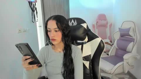 kaylie online show from December 2025 07:10:02 PM