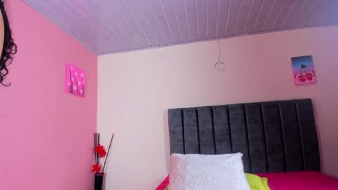 Snapshot of kayllaevans_ chatting on January 2025 12:06:02 AM Kay online show from January 2025 12:06:02 AM