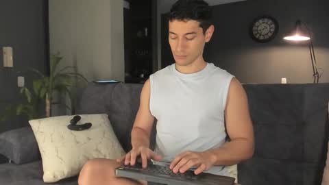 Kayn online show from November 2025 08:27:02 PM