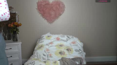 EliandKylie online show from September 2025 03:30:02 AM