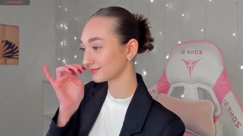 Kelly GMT 2 Su We Th Fr Sa   0300AM-09-00AM   online show from February 2026 12:34:01 PM