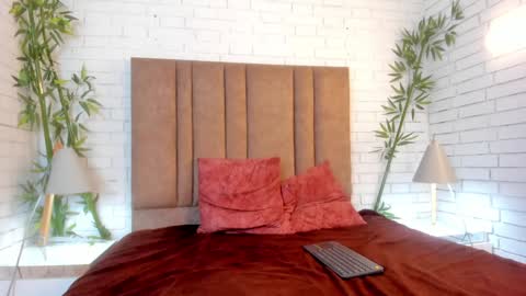 Keane online show from December 2024 10:45:01 PM