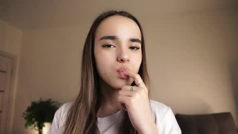 Snapshot of keeleyreineck chatting on May 2026 07:04:02 AM Nika online show from May 2026 07:04:02 AM