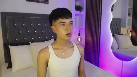 Snapshot of keen_nico chatting on February 2026 12:14:01 PM nico online show from February 2026 12:14:01 PM