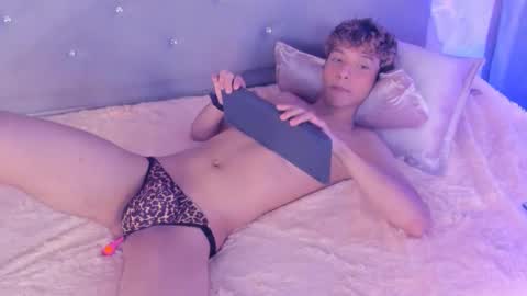 kei oliver online show from February 2025 04:09:02 PM