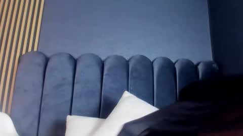 keila online show from November 2025 09:59:01 PM