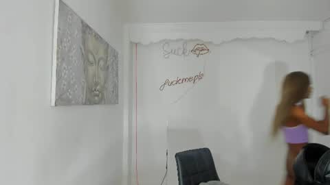 Snapshot of keila_mendoza chatting on June 2026 09:38:01 PM Keila online show from June 2026 09:38:01 PM