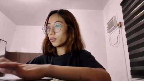 Andrea online show from April 2026 02:44:01 AM