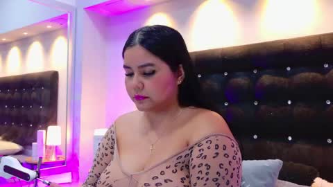 Keily Ross online show from May 2026 08:06:01 PM