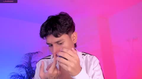 Alejandro Gonzalez online show from October 2025 03:49:01 AM