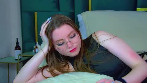 Keira online show from March 2025 03:46:02 AM