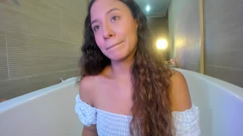 keiry_gonzalez11_aws online show from September 2025 01:40:02 AM