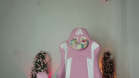   online show from February 2025 02:38:01 AM