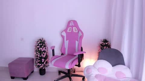   online show from October 2025 09:49:02 PM