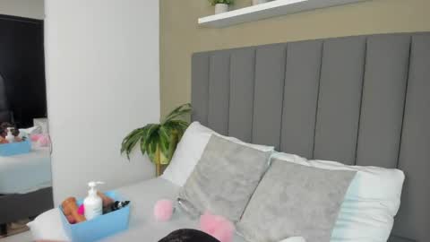 K E I T H Y online show from April 2026 02:27:01 AM