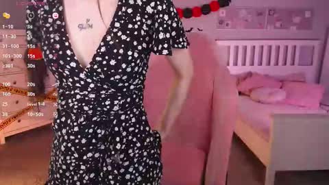 Snapshot of keke_pallmer chatting on November 2025 07:32:01 AM Rina online show from November 2025 07:32:01 AM