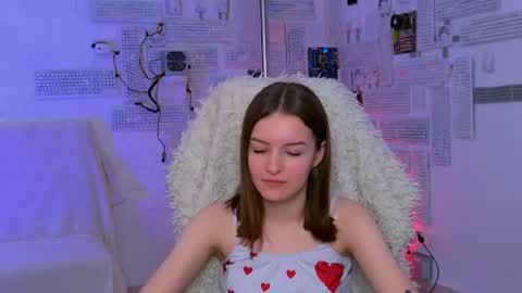 Snapshot of kelliebanshe chatting on June 2026 04:50:01 AM kelliebanshe online show from June 2026 04:50:01 AM