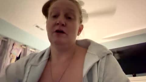 kellilyn10 online show from April 2026 05:52:01 AM