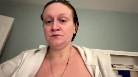 kellilyn10 online show from April 2026 02:12:02 AM