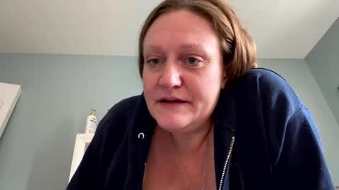 kellilyn10 online show from April 2026 06:45:01 PM