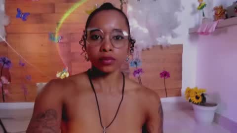 kelly__thomson online show from December 2024 12:44:01 AM