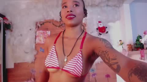 kelly__thomson online show from December 2024 09:09:02 PM