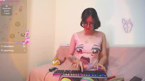 Kelly online show from November 2025 09:25:02 PM