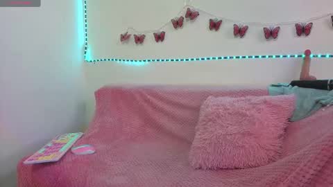 Kelly online show from April 2026 10:26:02 PM