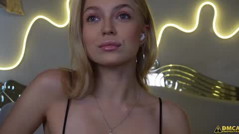 Kelly online show from October 2025 05:29:02 AM