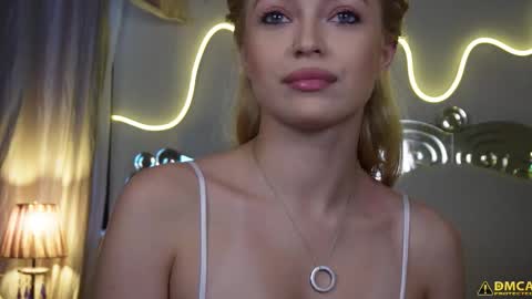 Kelly online show from November 2025 06:02:02 AM