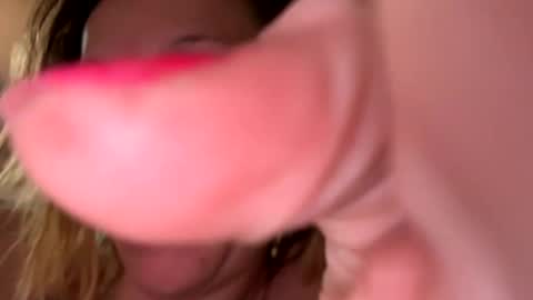 kelly_wight223 online show from November 2025 12:07:01 PM