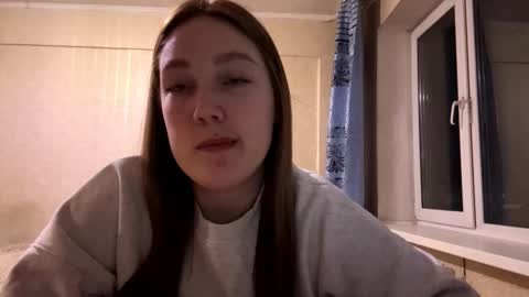 Snapshot of kellyekusnic chatting on October 2025 09:10:01 AM Mia online show from October 2025 09:10:01 AM