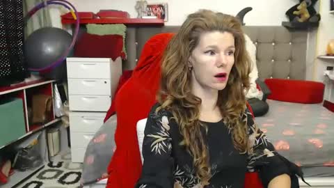 kelly online show from January 2025 07:24:01 PM