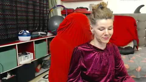 kelly online show from January 2025 11:00:02 PM