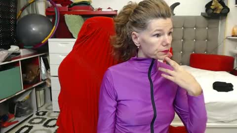 kelly online show from February 2025 05:42:02 AM