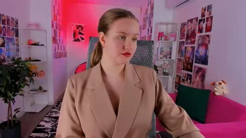 kelly online show from October 2025 09:50:02 AM