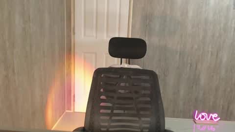 KELLY MCDOLEN online show from January 2025 06:28:02 PM